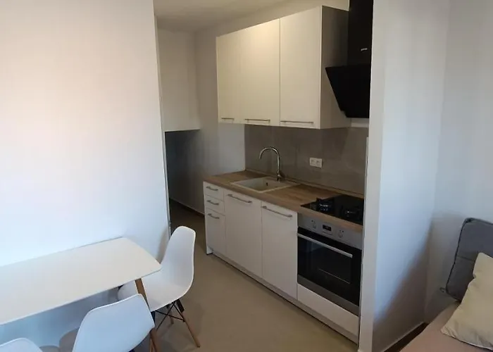 Apartmani Jasminka Apartment *